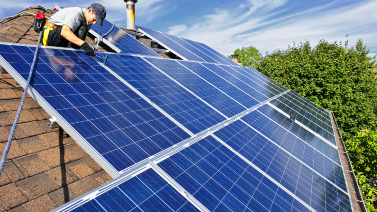 Le poids des panneaux solaires photovoltaïques et thermiques