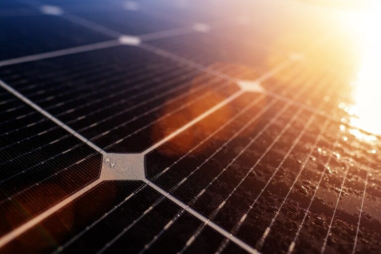 Surface d’un panneau solaire souple.