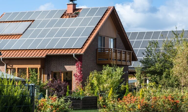 Grenoble Métropole franchit un nouveau cap solaire avec sa plus grande centrale photovoltaïque