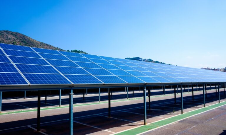 Falaise mise sur le solaire : des ombrières photovoltaïques bientôt installées au gymnase Bianco
